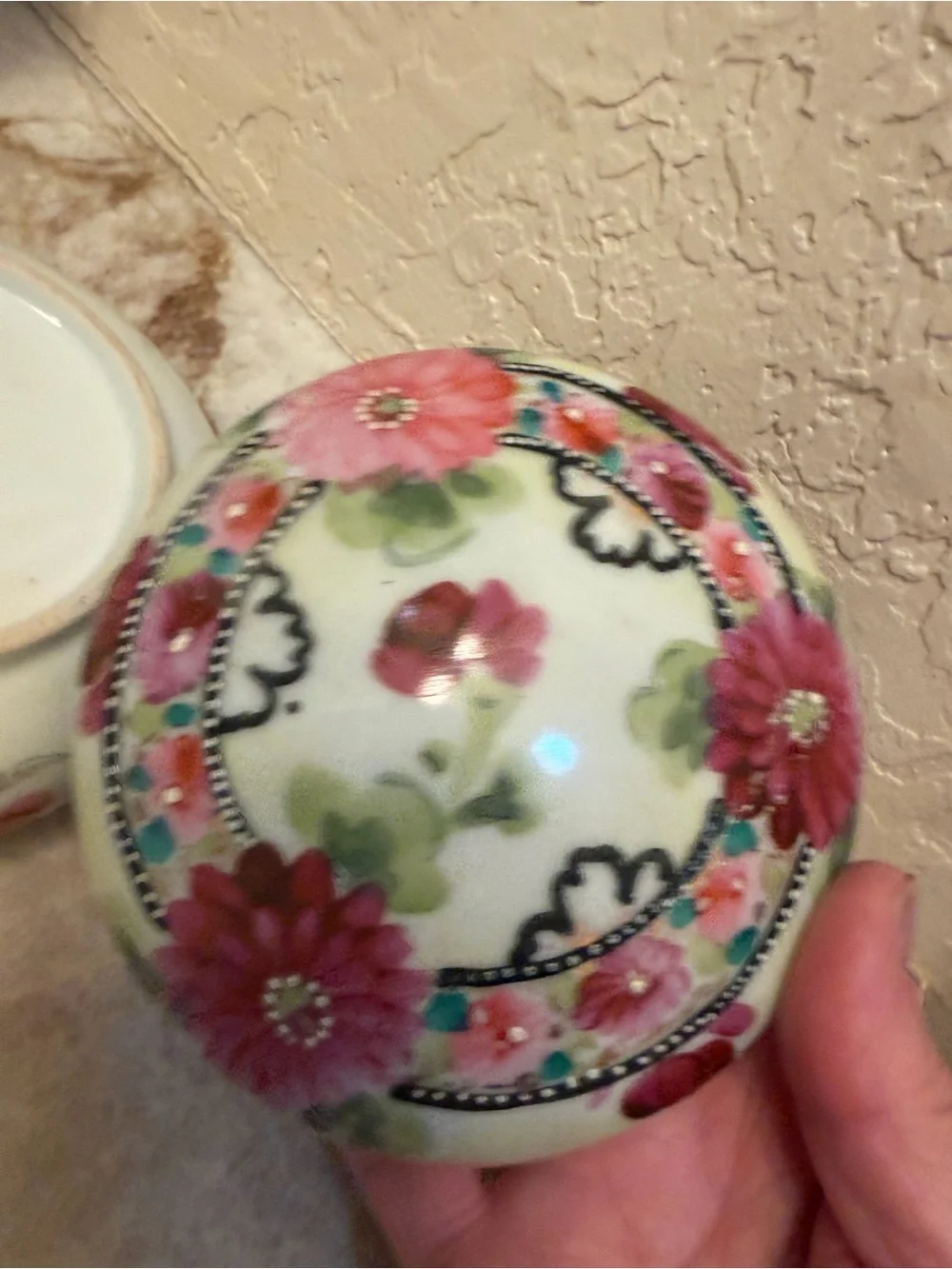 Vintage Antique porcelain handpainted moriage trinket box
